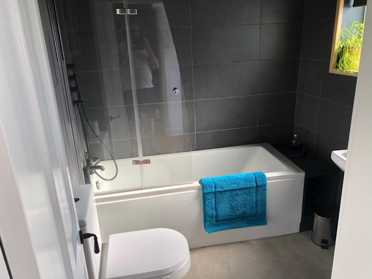 Poets Rest, Free Parking, Ev Socket Fees Apply Walk To *