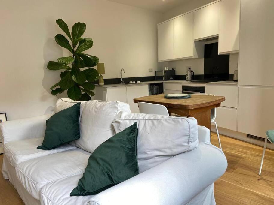 Apartment Poets Rest, Free Parking, Ev Socket Fees Apply Walk To Brighton